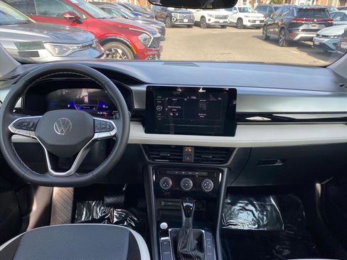 Certified 2025 Volkswagen Taos S image 11