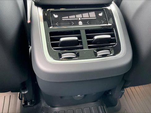 New 2026 Volvo XC60 B5 Ultra w/ Climate Package image 16