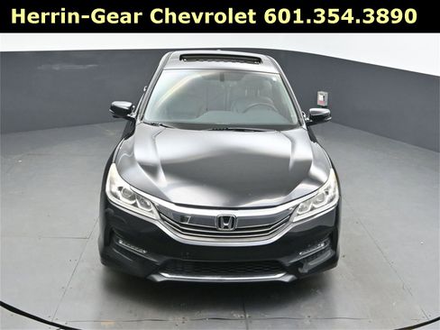 Used 2017 Honda Accord EX-L image 37