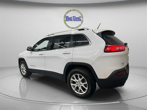 Used 2016 Jeep Cherokee Latitude AWD/4WD image 3