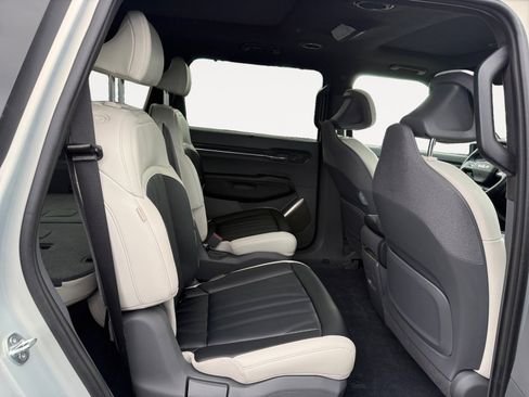 Certified 2024 Kia EV9 GT-Line image 18