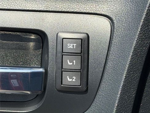 Used 2017 Toyota Tundra Platinum AWD/4WD image 17