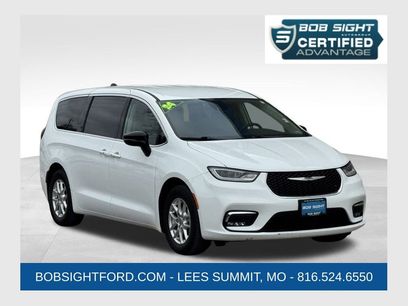 Used 2024 Chrysler Pacifica Touring-L