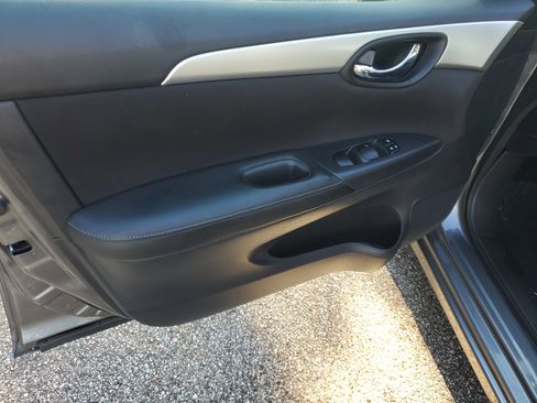 Used 2017 Nissan Sentra S image 15