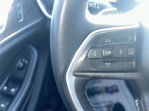 Used 2024 Jeep Grand Cherokee L Limited w/ Luxury Tech Group II image 15