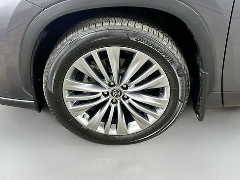 Used 2021 Toyota Highlander Platinum AWD/4WD image 8