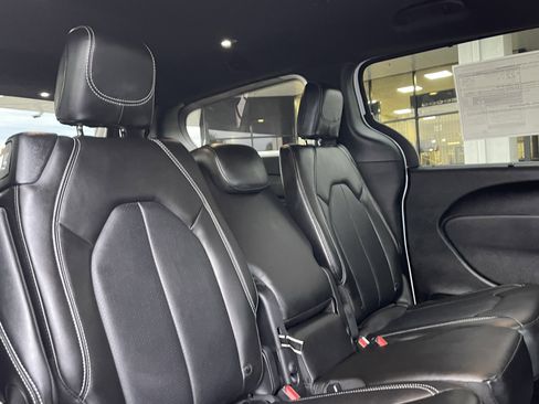 New 2026 Chrysler Pacifica Select image 24