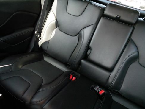 Used 2020 Jeep Cherokee Limited AWD/4WD image 12
