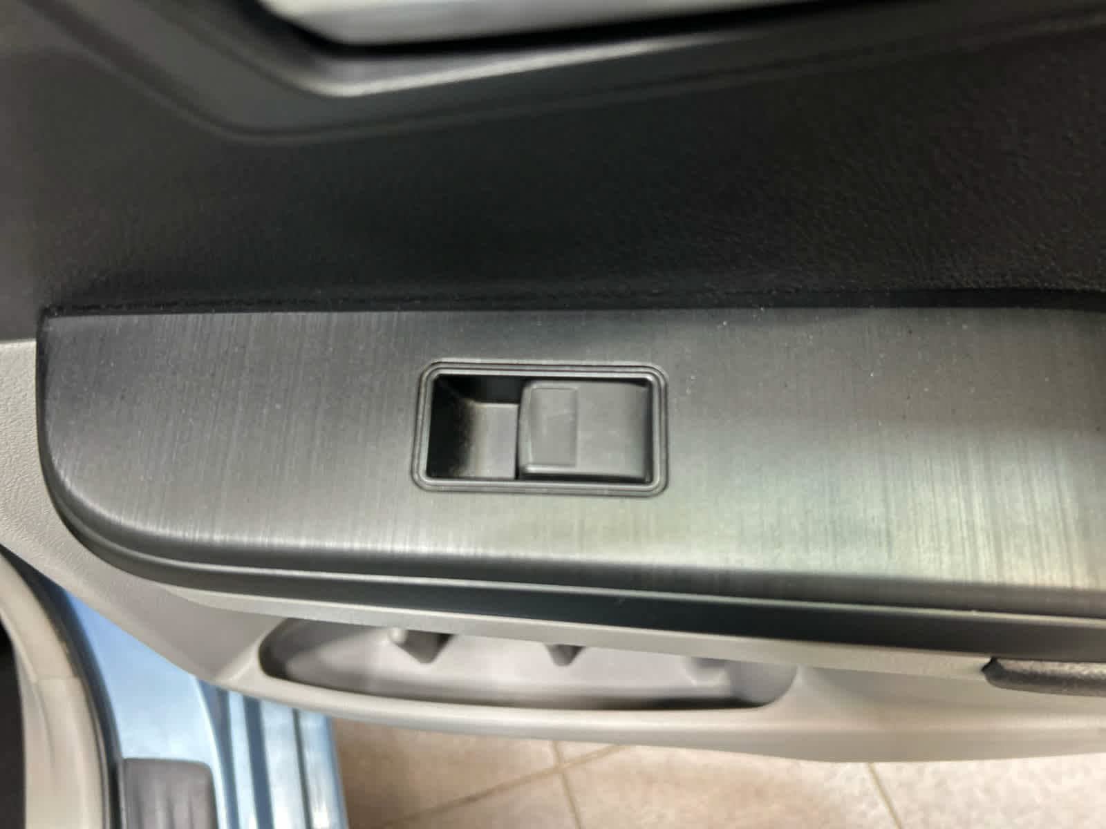 Used 2012 Toyota Camry LE FWD image 23