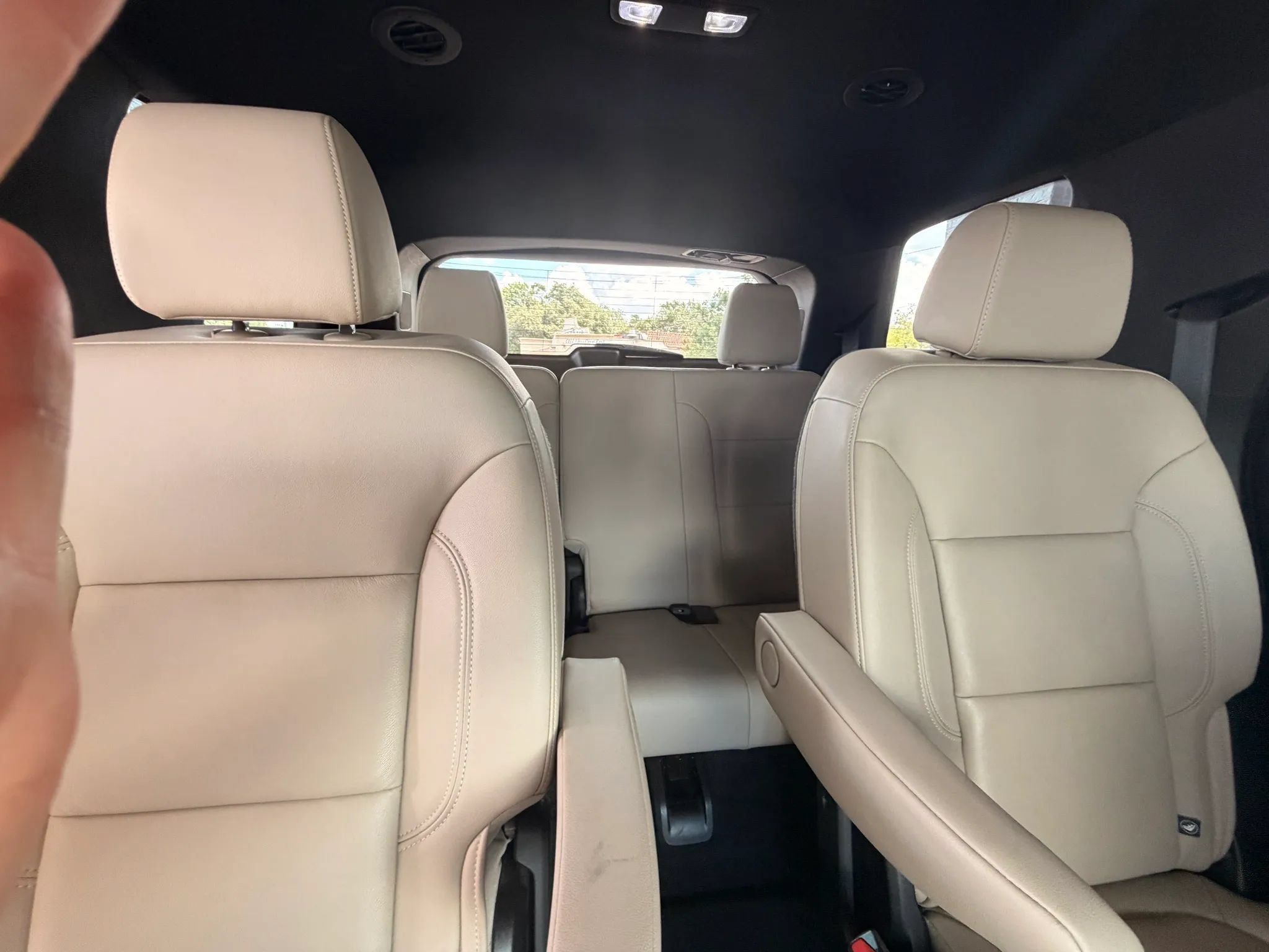 Used 2022 Chevrolet Traverse LT w/ LT Premium Package FWD image 22