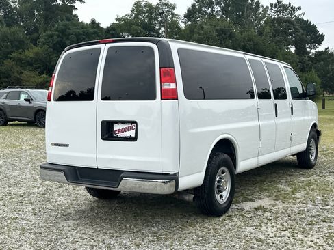 Used 2024 Chevrolet Express 3500 LT w/ LT Preferred Equipment Group RWD image 5
