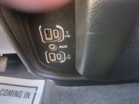 Used 2022 RAM 1500 Laramie AWD/4WD image 28