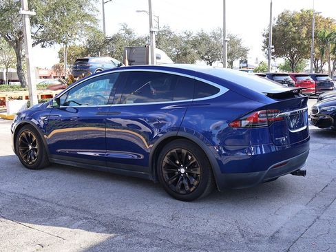 Used 2016 Tesla Model X 90D image 8