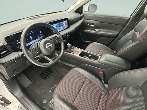 Used 2025 Nissan Kicks SR w/ Illumination Package AWD/4WD image 11