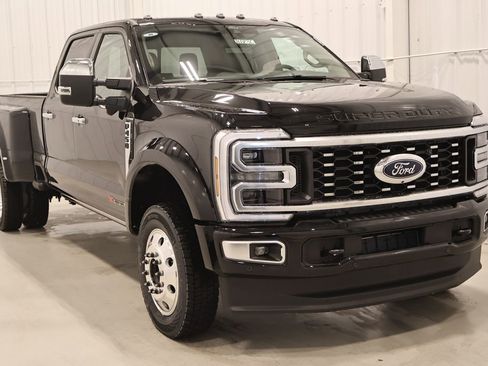 New 2026 Ford F450 Platinum image 3
