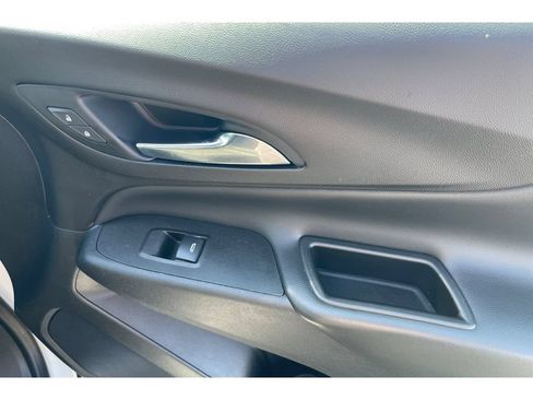 Used 2021 Chevrolet Equinox LT FWD image 21