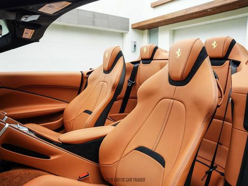 Used 2026 Ferrari Roma Spider RWD image 39