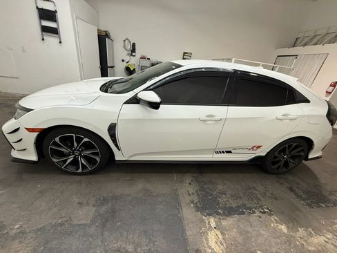 Used 2018 Honda Civic Sport image 6