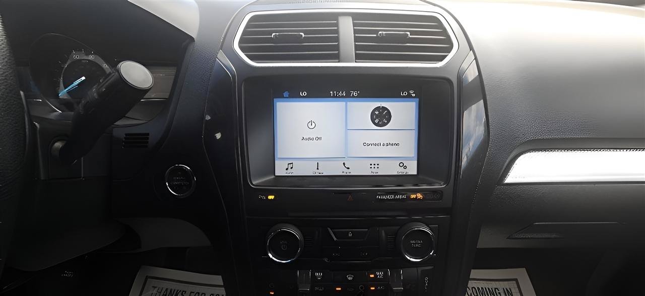 Used 2017 Ford Explorer XLT w/ Equipment Group 201A AWD/4WD image 15