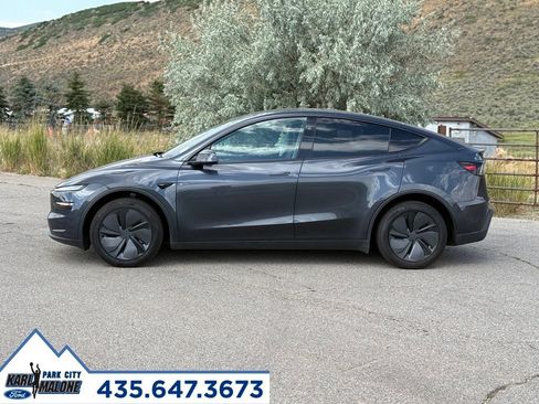 Used 2026 Tesla Model Y AWD image 2