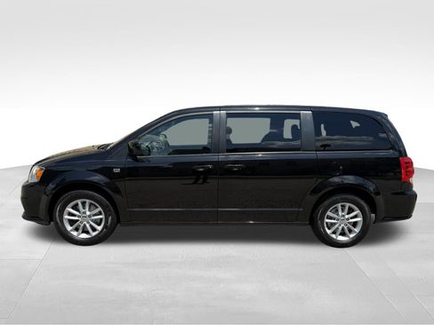 Used 2019 Dodge Grand Caravan SE FWD image 8