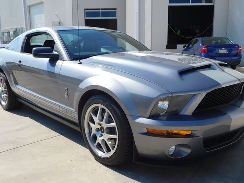Used 2007 Ford Mustang Shelby GT500 RWD image 36