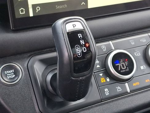 Used 2024 Land Rover Defender 130 X-Dynamic SE image 17