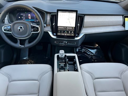 New 2026 Volvo XC90 B5 Core image 11