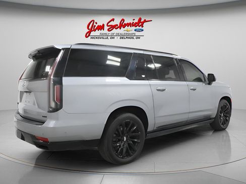 Used 2024 Cadillac Escalade ESV Sport Platinum w/ LPO, ONYX Package AWD/4WD image 6