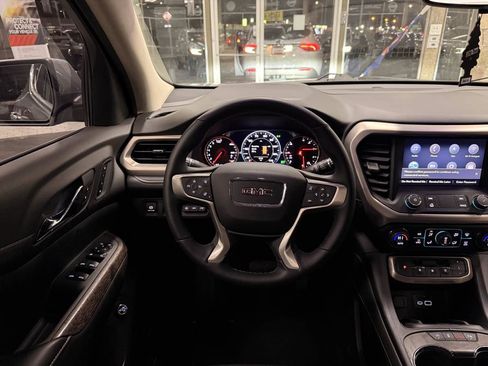 Used 2023 GMC Acadia Denali w/ Denali Technology Package FWD image 44