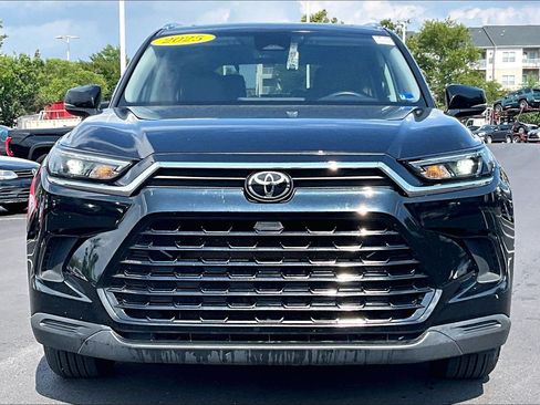 Used 2025 Toyota Grand Highlander FWD image 3