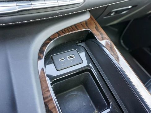 Used 2021 Cadillac Escalade ESV Sport Platinum image 40