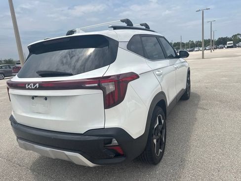 Certified 2024 Kia Seltos EX FWD image 6