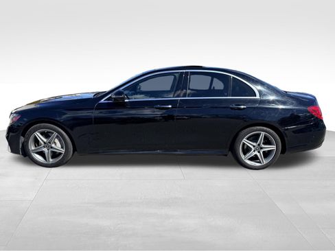Used 2019 Mercedes-Benz E 300 4MATIC w/ Premium 1 Package image 10