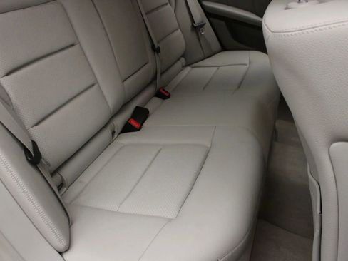 Used 2012 Mercedes-Benz E 350 4MATIC Sedan image 29