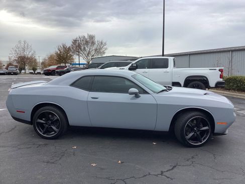 Used 2021 Dodge Challenger SXT image 5