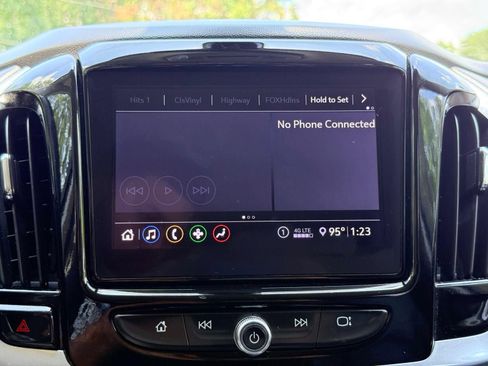 Used 2020 Chevrolet Traverse LT FWD image 45