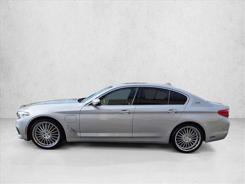 Used 2019 BMW 530e w/ Convenience Package RWD image 9