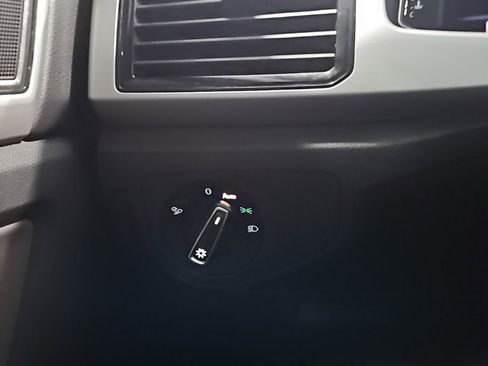 Used 2022 Volkswagen Atlas SE image 38