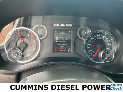 Used 2024 RAM 2500 Tradesman w/ Chrome Appearance Group image 32