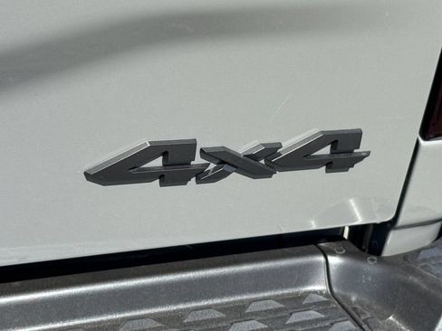 New 2026 RAM 2500 Big Horn AWD/4WD image 11