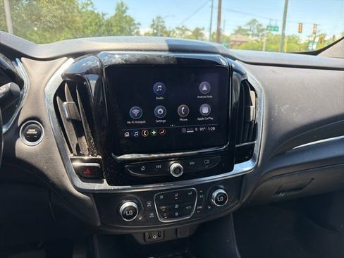 Used 2023 Chevrolet Traverse LT FWD image 13