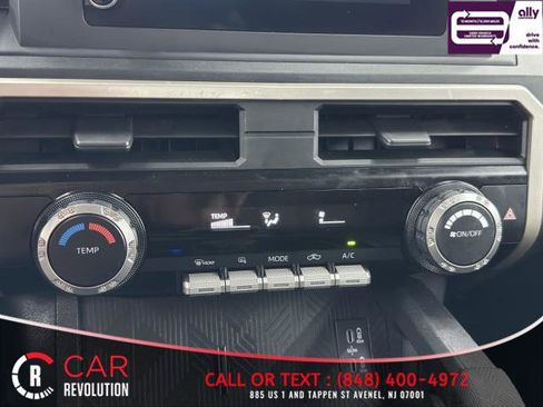 Used 2024 Toyota Tacoma SR image 30