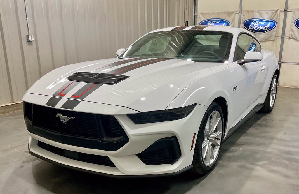 Used 2026 Ford Mustang GT Premium RWD image 4