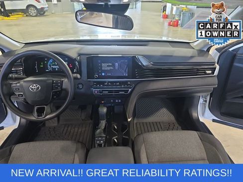 Used 2025 Toyota Camry LE AWD/4WD image 13