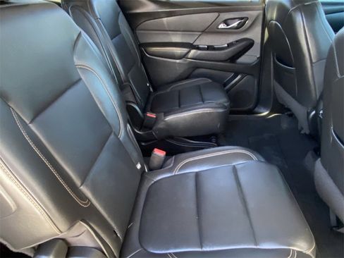 Used 2020 Chevrolet Traverse LT w/ LT Premium Package image 16