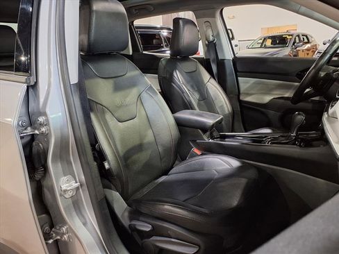 Used 2022 Jeep Compass Limited w/ Sun and Sound Group image 11