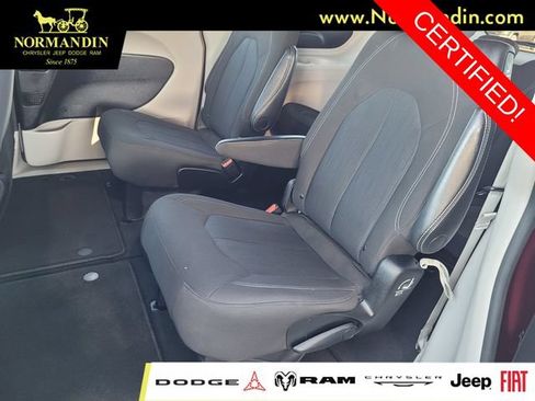 Certified 2023 Chrysler Voyager LX FWD image 17