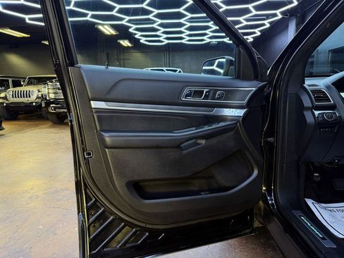 Used 2018 Ford Explorer Sport w/ Equipment Group 401A image 12