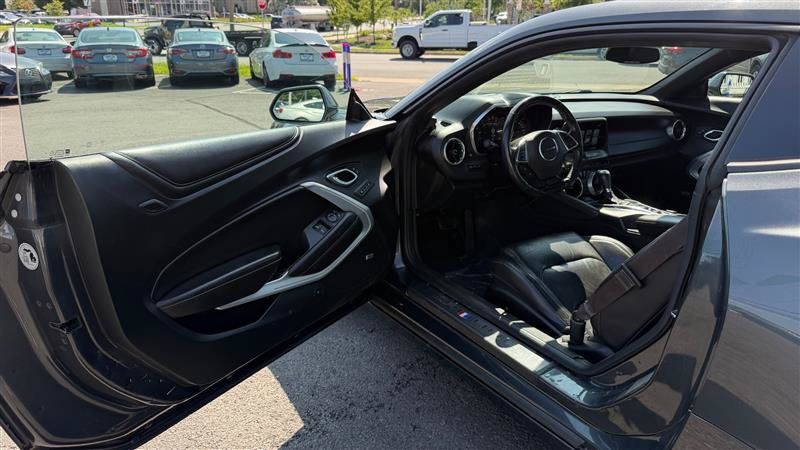 Used 2017 Chevrolet Camaro SS RWD image 21
